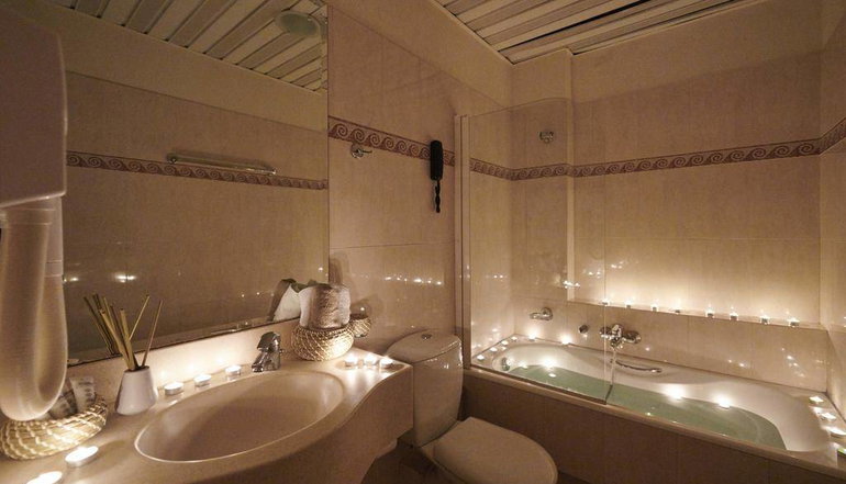 Golden City Hotel