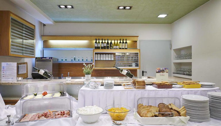 Golden City Hotel