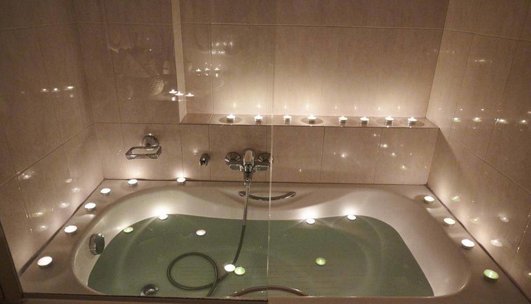 Golden City Hotel
