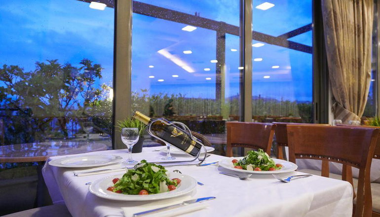 Golden City Hotel