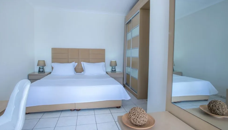4* Golden Milos Beach Hotel