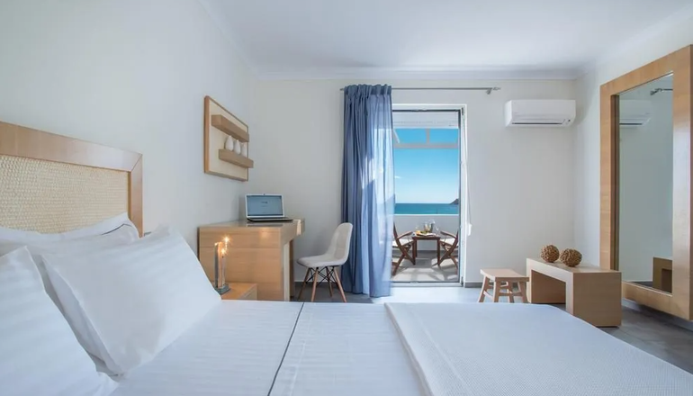 4* Golden Milos Beach Hotel