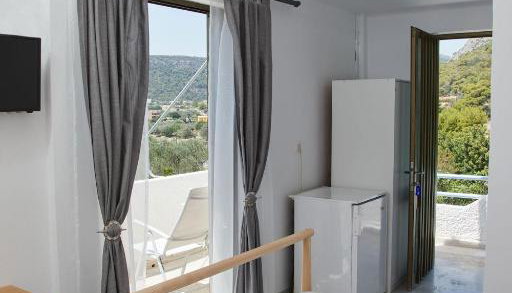 Golden Star Praxitelous - Aγία Μαρίνα, Αίγινα