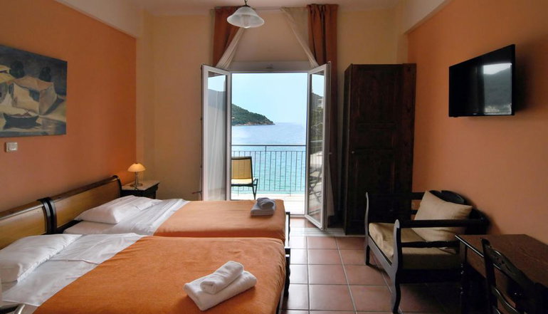 Golden View Beach Hotel