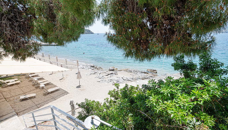 Golden View Beach Hotel
