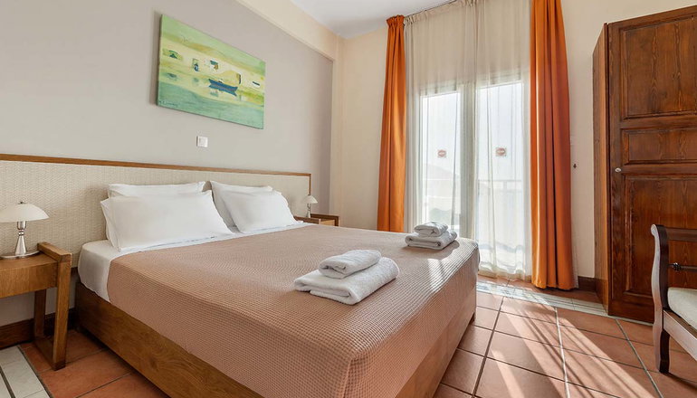 Golden View Beach Hotel