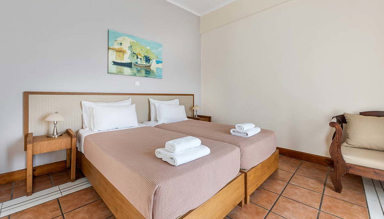 Golden View Beach Hotel