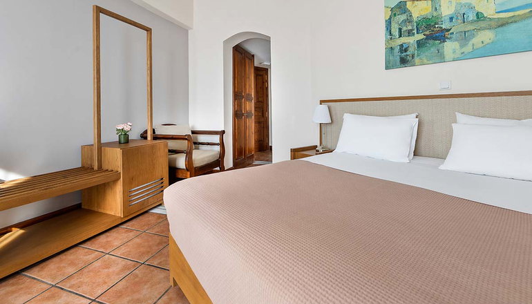 Golden View Beach Hotel