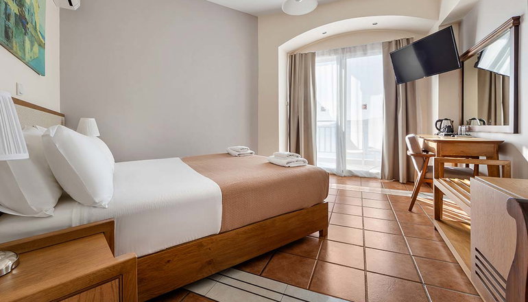 Golden View Beach Hotel