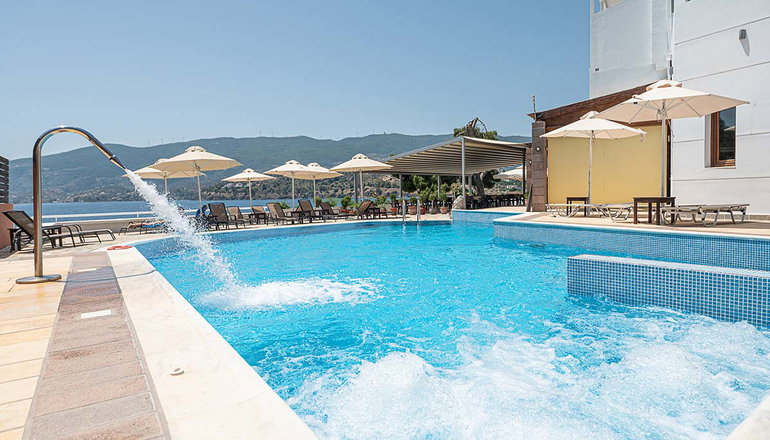 Golden View Beach Hotel