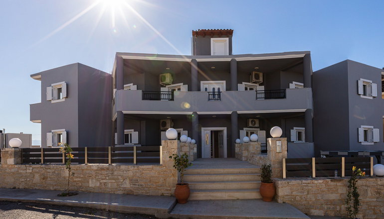Helena's Aparthotel