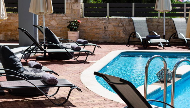 Helena's Aparthotel
