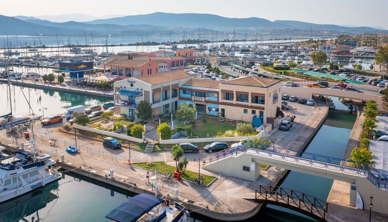 Ianos Bay