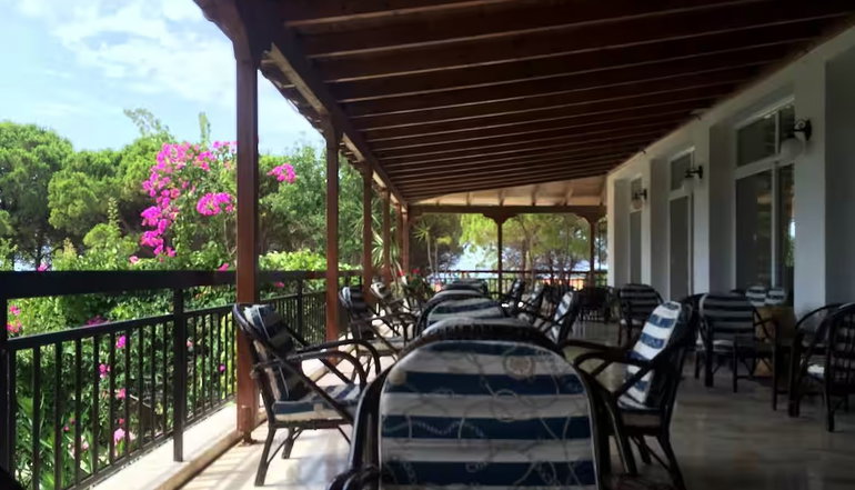 Irinna Hotel