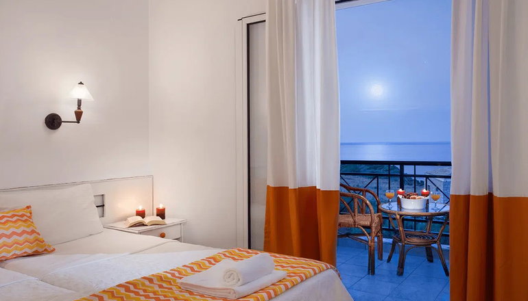 Iris Beach Hotel - Μονεμβασιά