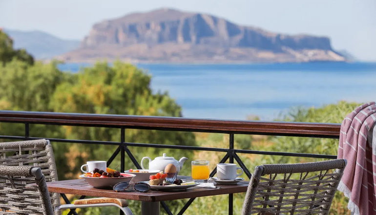 Iris Beach Hotel - Μονεμβασιά