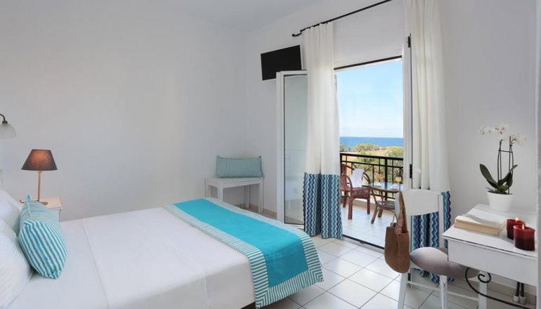 Iris Beach Hotel - Μονεμβασιά