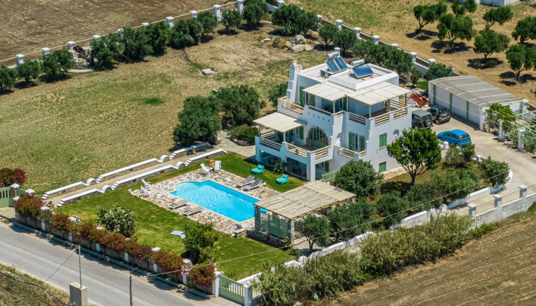 JKG Oikia - Άγιοι Πάντες, Νάξος