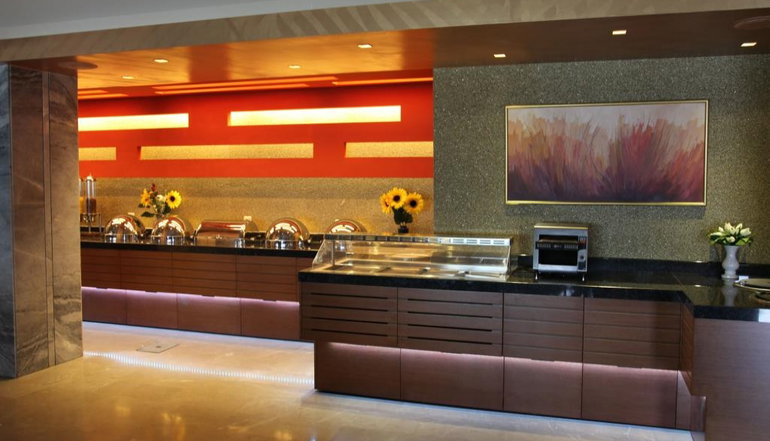 John & George Hotel