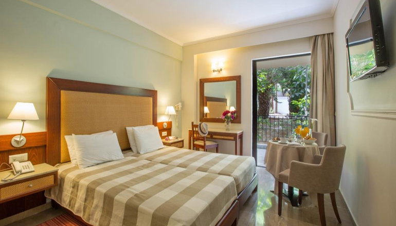 John & George Hotel