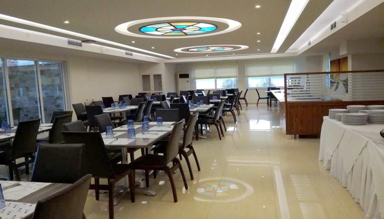 Junior Hotel