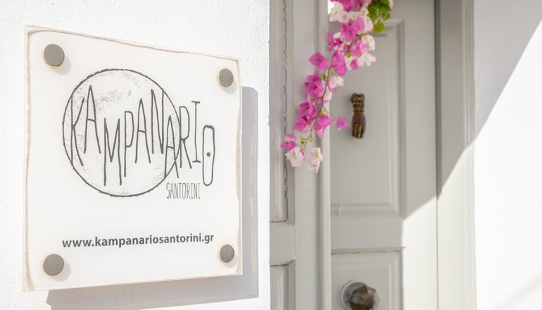 Kampanario Villa Santorini