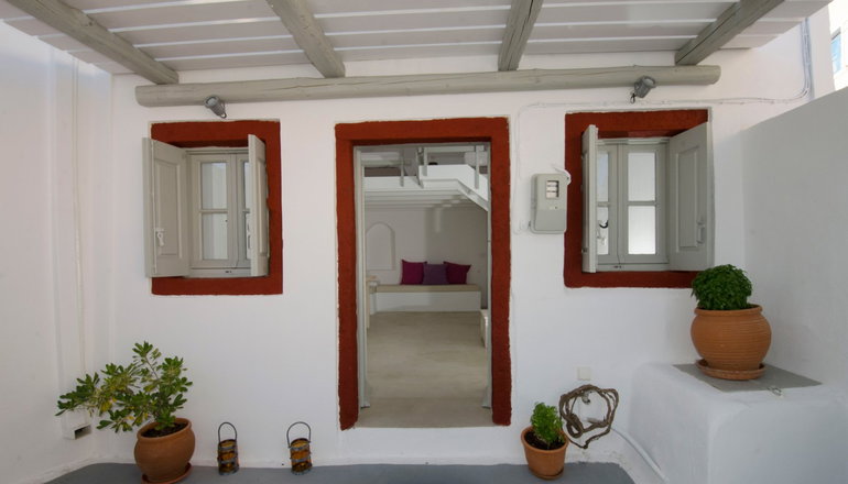 Kampanario Villa Santorini