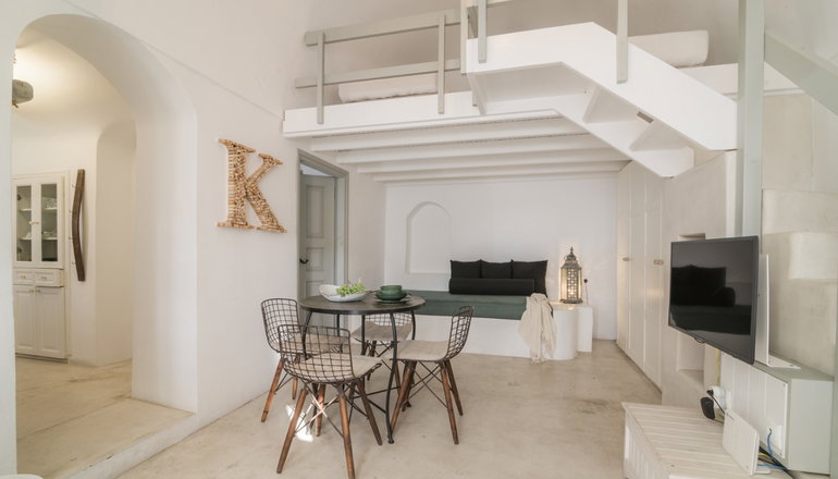 Kampanario Villa Santorini