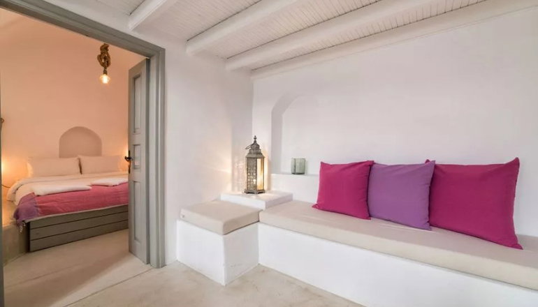 Kampanario Villa Santorini