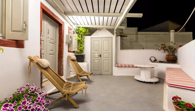 Kampanario Villa Santorini