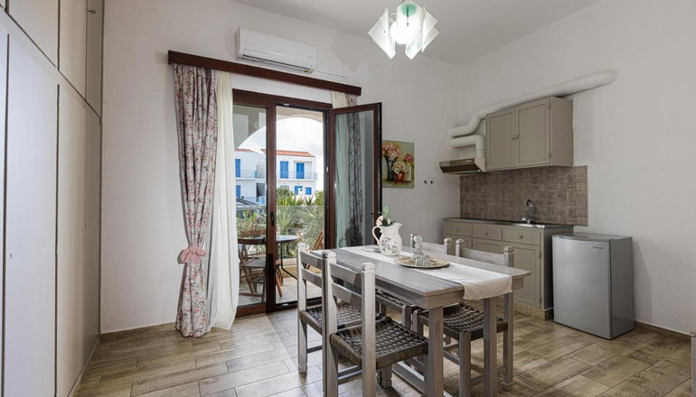 Kasteli Studios & Apartments