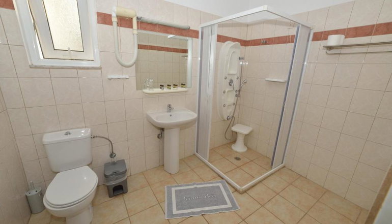 Kiani Akti Hotel
