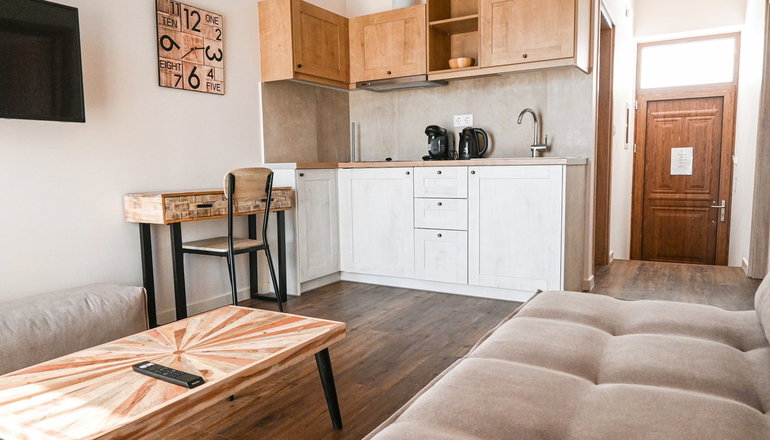 Komody Apartments - Δελφοί