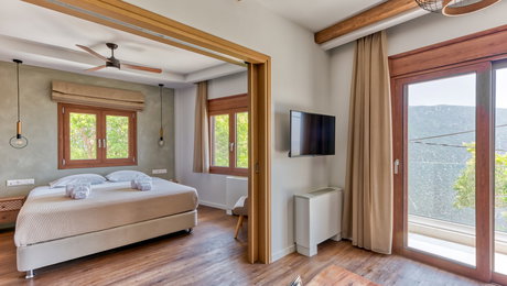 Komody Apartments - Δελφοί