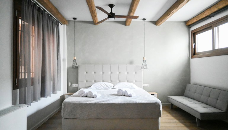 Komody Apartments - Δελφοί