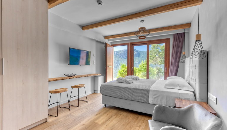 Komody Apartments - Δελφοί
