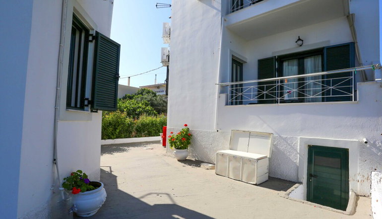 Koukounari Apartments