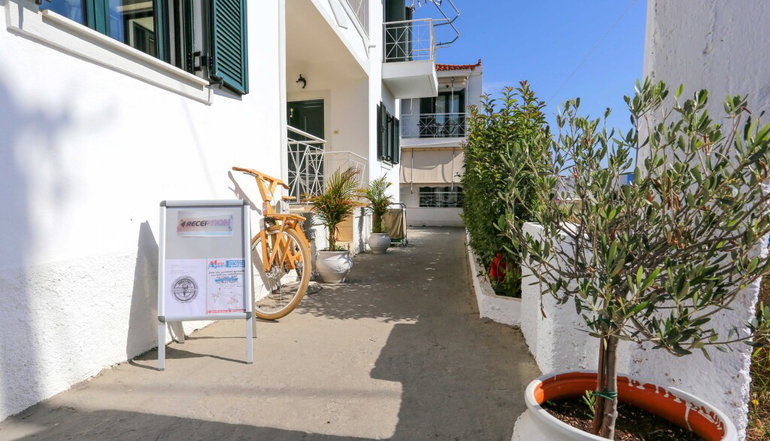 Koukounari Apartments
