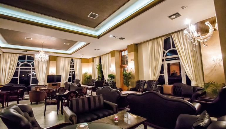 4* Kouros Hotel