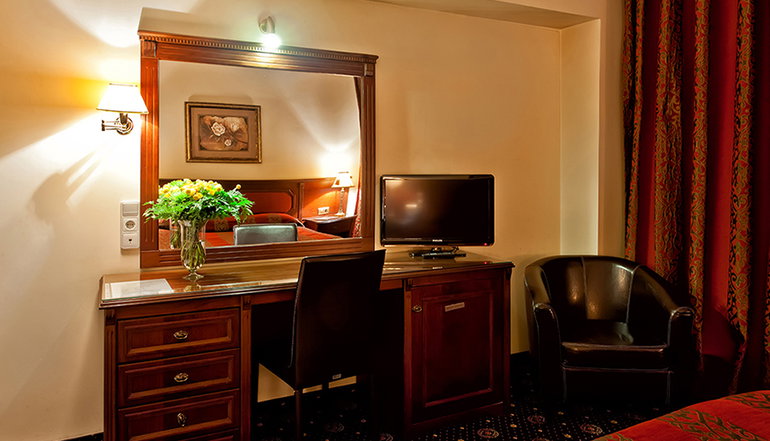 4* Kouros Hotel