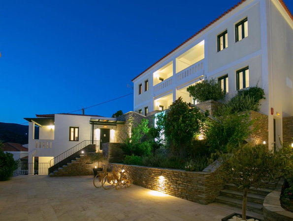Krinos Suites Hotel - Μπατσί, Άνδρος