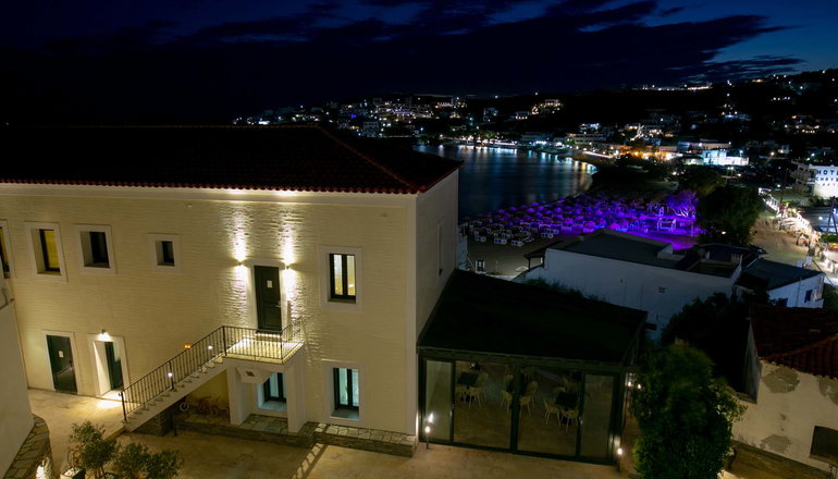 Krinos Suites Hotel - Μπατσί, Άνδρος