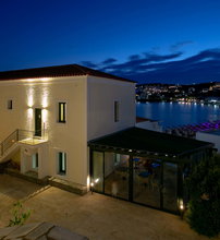 Krinos Suites Hotel - Μπατσί, Άνδρος