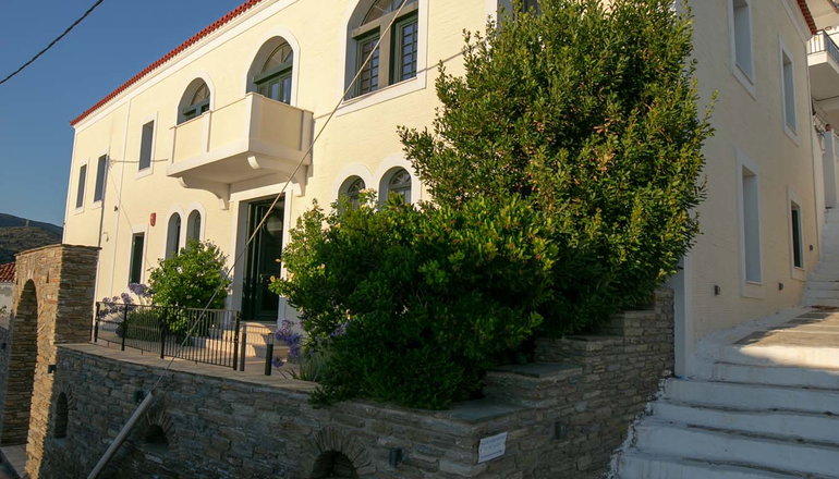 Krinos Suites Hotel - Μπατσί, Άνδρος