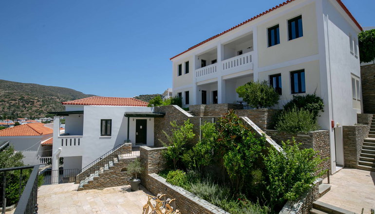 Krinos Suites Hotel - Μπατσί, Άνδρος