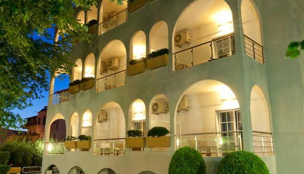 Kronos Hotel