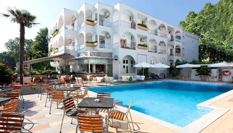 Kronos Hotel