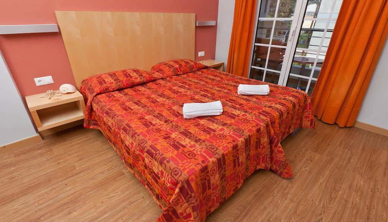 Kronos Hotel