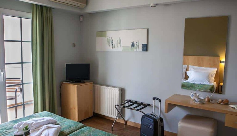 Kronos Hotel