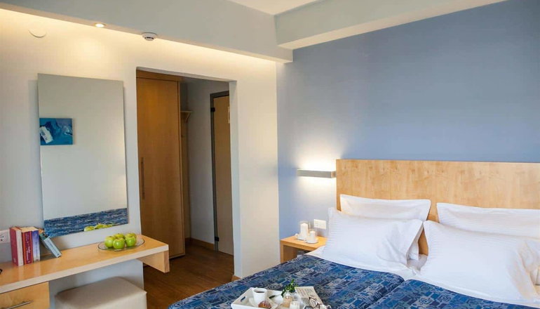Kronos Hotel